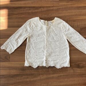 Lucy & Laurel White Embroidered Eyelet Blouse